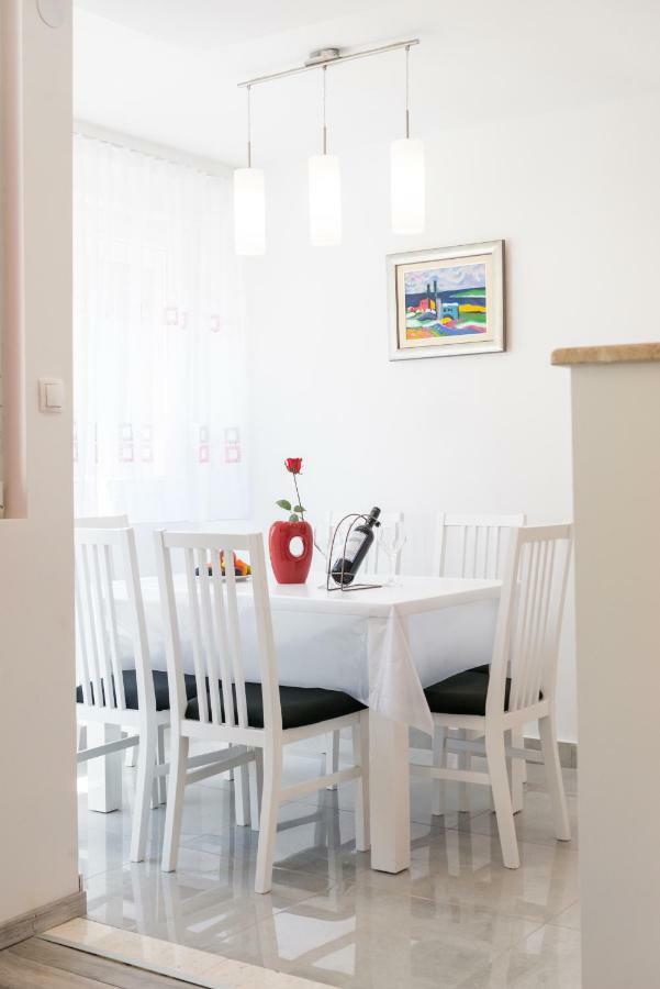 Kate Apartment Omis Exterior photo
